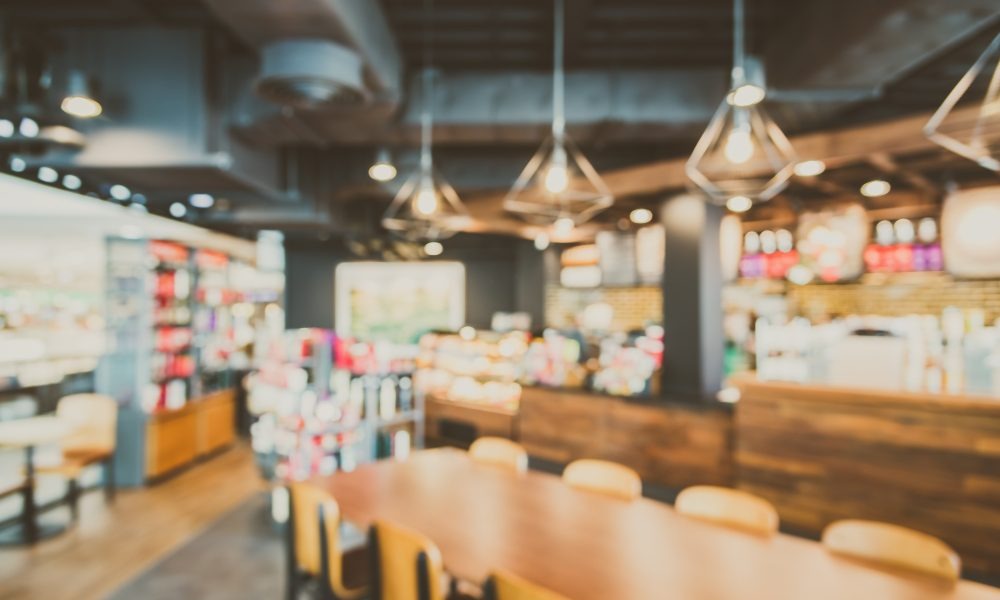 What 5 strategies help a restaurant choose the right beverages?