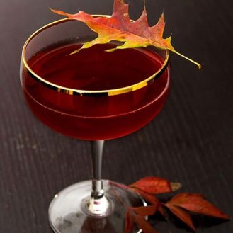 Hibiscus Tea Whisky Highball: 4 ingredients, 125 ml soda